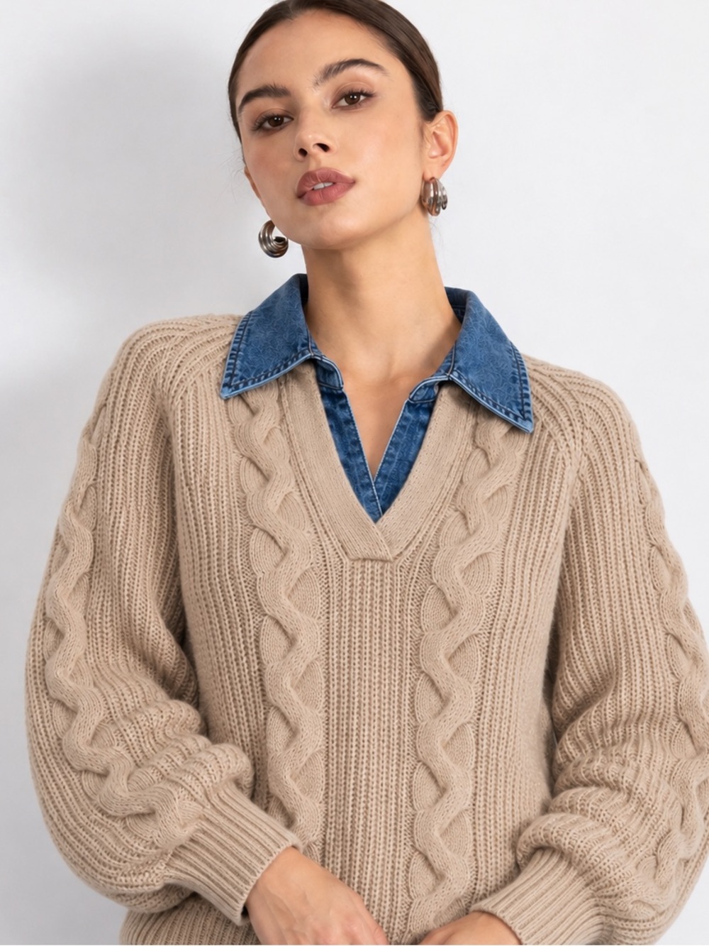 COMMENSE Beige Cable V-Neck Sweater with Denim Trim - Picture 2 of 9
